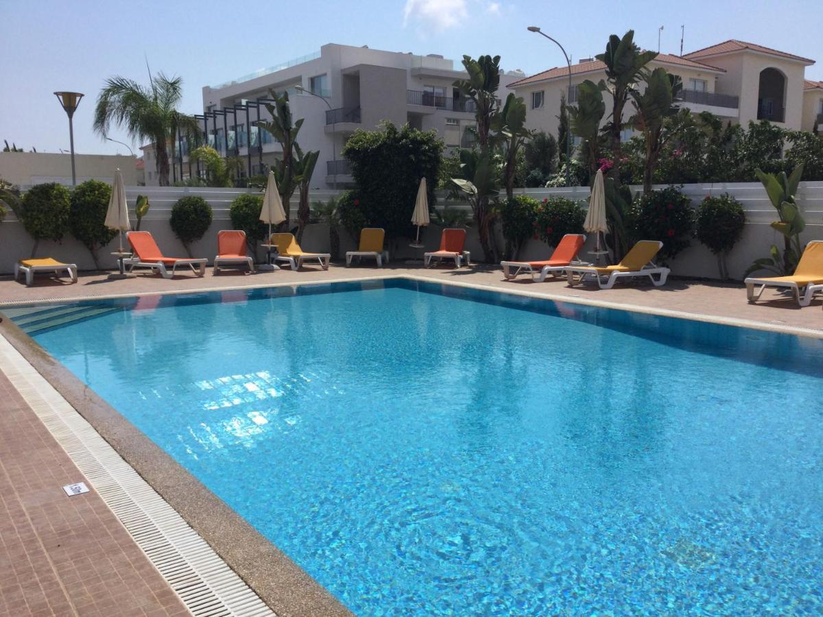 Apartment Helena Paralimni Exterior foto
